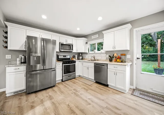 Photo 2 of Sale Pending at 546 Woodmere Dr, Berea, OH 44017 | MLS# 5233879 | Listing updated on 2026-08-10