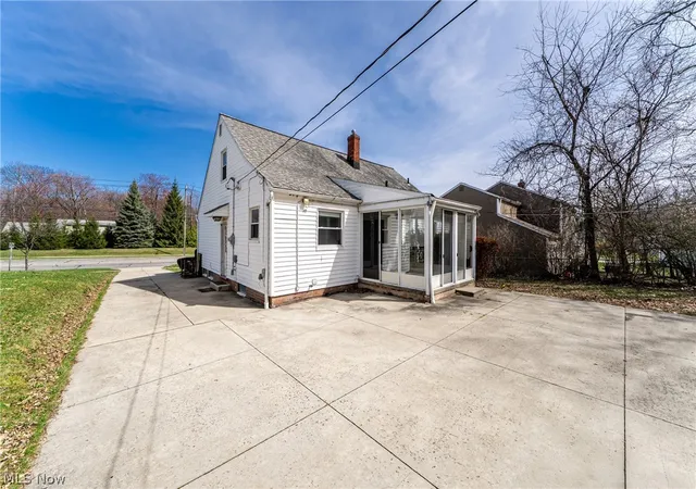 Photo 3 of Single family home for sale at 23614 Cedar Rd, Beachwood, OH 44122 | MLS# 5230695 | Listing updated on 2026-09-01