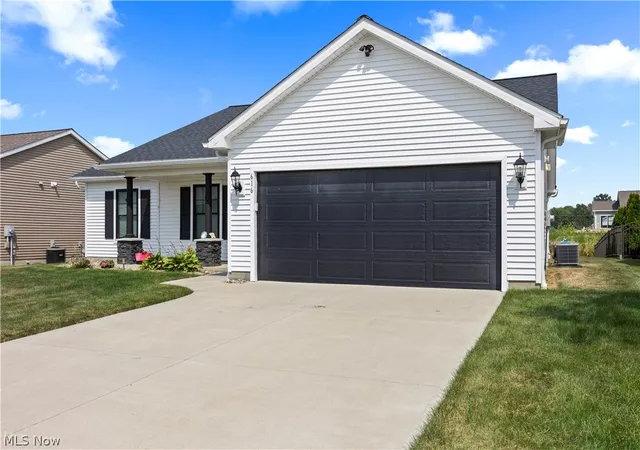 Photo 3 of Single family home for sale at 616 Chardonnay Cir, Vermilion, OH 44089 | MLS# 5234617 | Listing updated on 2026-08-07