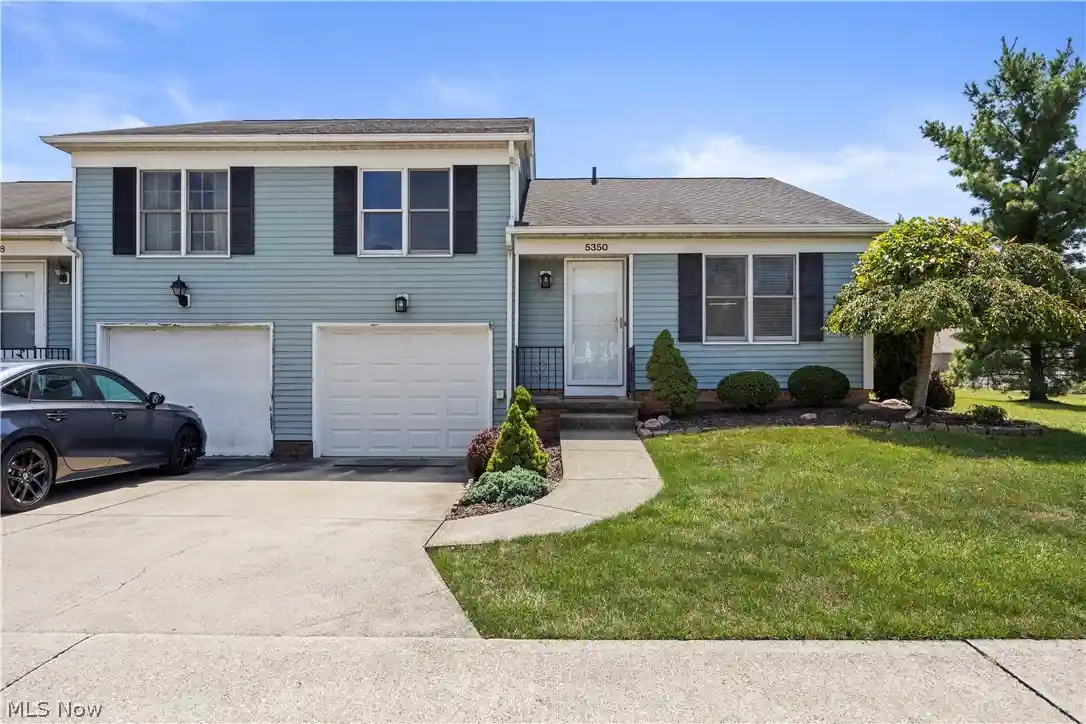 Listing Photo 2 - Condo for sale in 5350 Cody Trl located at 5350 Cody Trl, Brunswick, OH 44212 - Unit 5350 Cody Trl