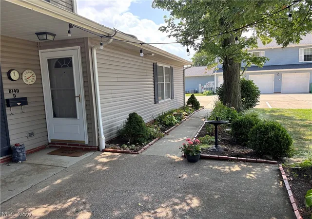 Photo 2 of Condo for sale at 8140 Independence Dr, Mentor, OH 44060 | MLS# 5233006 | Listing updated on 2026-09-15