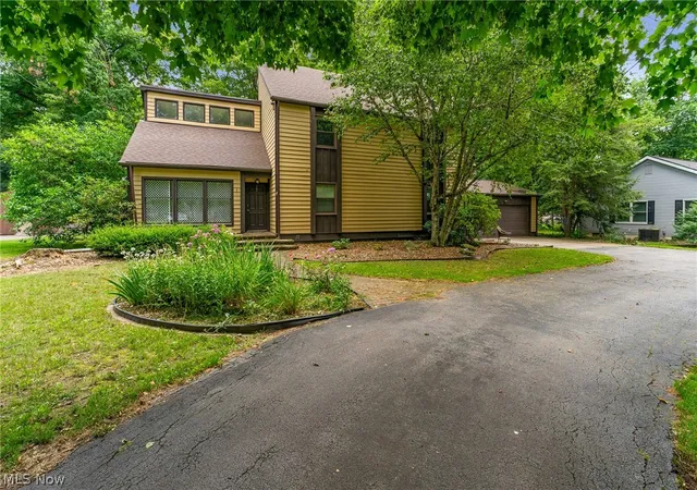 Photo 33 of Single family home for sale at 5573 Logan Arms Dr, Girard, OH 44420 | MLS# 5234208 | Listing updated on 2026-09-17