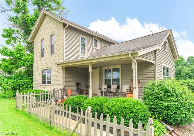 Photo 3 of Single family home for sale at 337 Youngstown Kingsville Rd Se, Vienna, OH 44473 | MLS# 5234043 | Listing updated on 2026-08-28