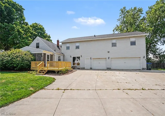 Photo 2 of Single family home for sale at 2590 21st Street, Cuyahoga Falls, OH 44223 | MLS# 5234660 | Listing updated on 2026-08-31