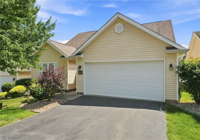 Condo for sale at 843 Cedar Way, Youngstown, OH 44512 | MLS# 5234674