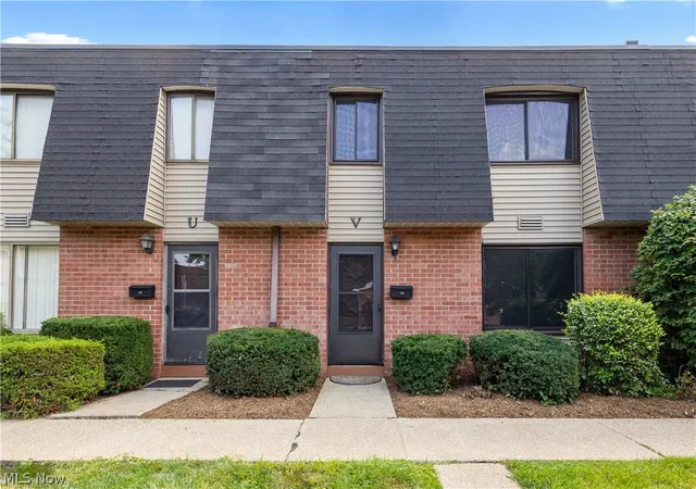 Photo 1 of Condo for sale at 216 Moore Rd #3V, Avon Lake, OH 44012 | MLS# 5234087 | Listing updated on 2026-08-21