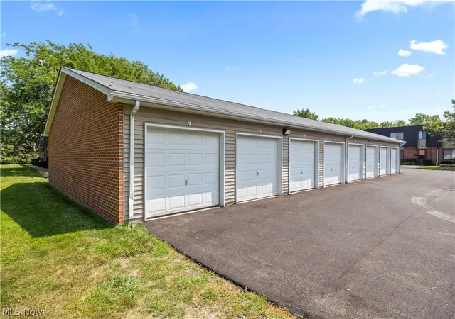 Photo 22 of Condo for sale at 216 Moore Rd #3V, Avon Lake, OH 44012 | MLS# 5234087 | Listing updated on 2026-08-21