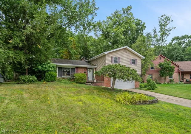 Photo 3 of Single family home for sale at 1590 Newcastle Cir, Akron, OH 44313 | MLS# 5234724 | Listing updated on 2026-08-07
