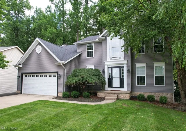 Photo 2 of Single family home for sale at 4730 Squire Dr, Northfield, OH 44067 | MLS# 5234548 | Listing updated on 2026-08-24