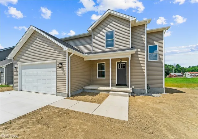 Photo 2 of Single family home for sale at 704 Cranberry Crk, Youngstown, OH 44512 | MLS# 5234758 | Listing updated on 2026-08-07