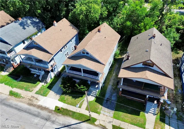 Listing Photo 5 - Condo for sale in building located at 12706 Iowa Ave, Cleveland, OH 44108