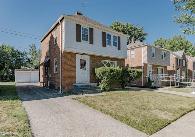 Photo 2 of Single family home for sale at 3826 Grosvenor Rd, Cleveland, OH 44118 | MLS# 5233747 | Listing updated on 2026-08-25