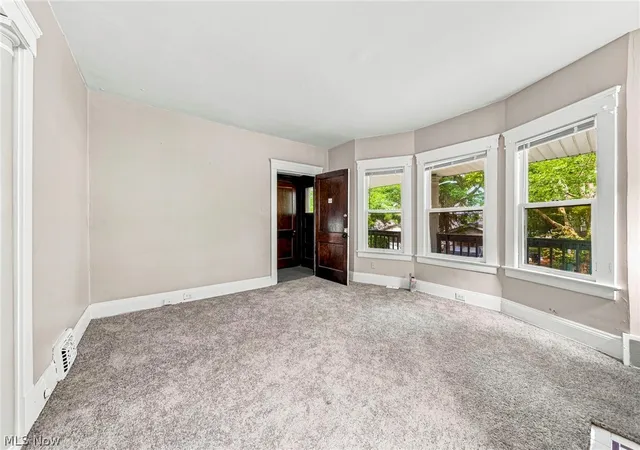 Listing Photo 4 - Condo for sale in building located at 9704 Yale Ave, Cleveland, OH 44108