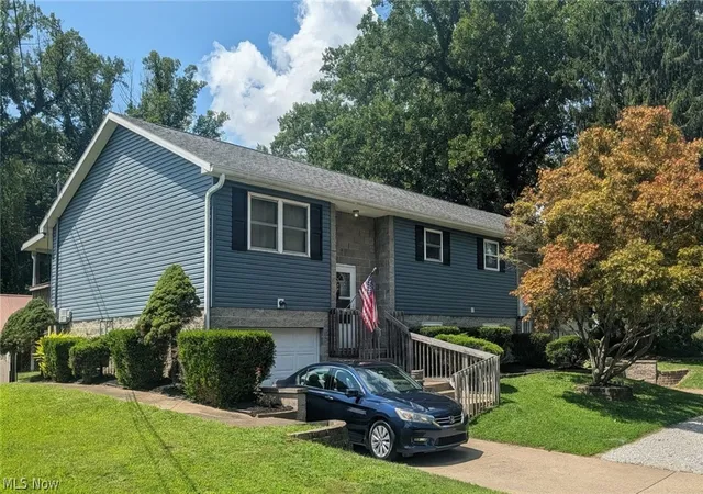 Photo 3 of Sale Pending at 804 30th Street, Parkersburg, WV 26104 | MLS# 5234700 | Listing updated on 2026-08-10