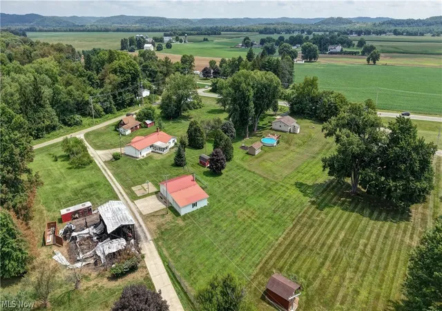 Photo 35 of Single family home for sale at 4216 Schumacher Holw Rd SE, New Philadelphia, OH 44663 | MLS# 5234101 | Listing updated on 2026-10-02