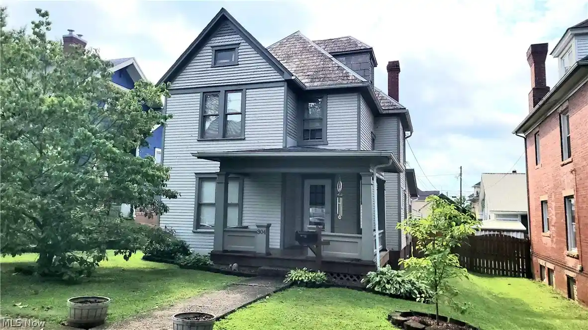 Photo 1 of Single family home for sale at 304 Oakwood Ave, Marietta, OH 45750 | MLS# 5234808 | Listing updated on 2026-10-15
