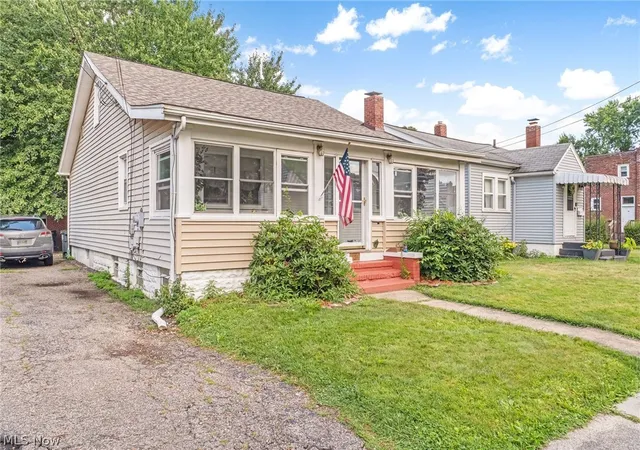 Photo 2 of Single family home for sale at 1228 Beardsley St, Akron, OH 44301 | MLS# 5234741 | Listing updated on 2026-08-07