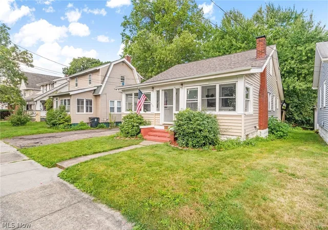 Photo 3 of Single family home for sale at 1228 Beardsley St, Akron, OH 44301 | MLS# 5234741 | Listing updated on 2026-08-07