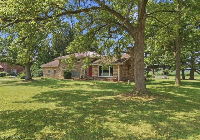 Photo 1 of Sale Pending at 11501 Manchester Ave Sw, Beach City, OH 44608 | MLS# 5232970 | Listing updated on 2026-08-13