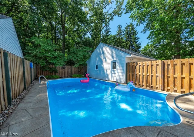Photo 3 of Sale Pending at 1419 Wexford Ave, Cleveland, OH 44134 | MLS# 5234045 | Listing updated on 2026-09-16