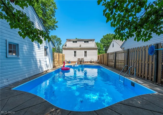 Photo 3 of Sale Pending at 1419 Wexford Ave, Cleveland, OH 44134 | MLS# 5234045 | Listing updated on 2026-09-16