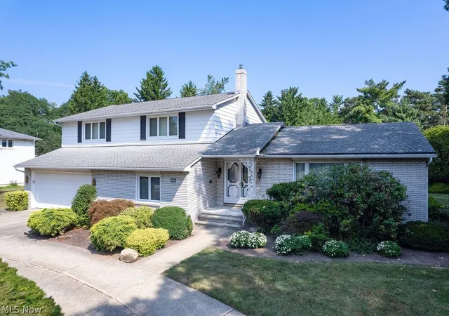 Photo 1 of Single family home for sale at 25451 Hilltop Dr, Beachwood, OH 44122 | MLS# 5234569 | Listing updated on 2026-08-26