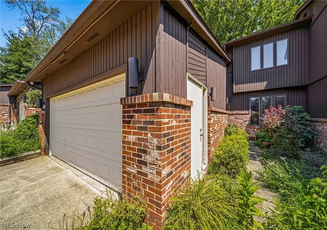 Photo 3 of Condo for sale at 8362 Villa Marina Ct, Mentor, OH 44060 | MLS# 5234380 | Listing updated on 2026-10-02