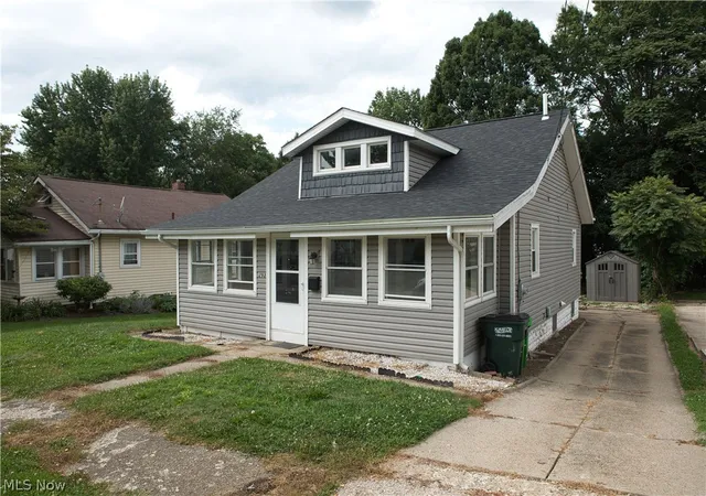 Photo 1 of Single family home for sale at 293 E Cassell Ave, Barberton, OH 44203 | MLS# 5234528 | Listing updated on 2026-09-01