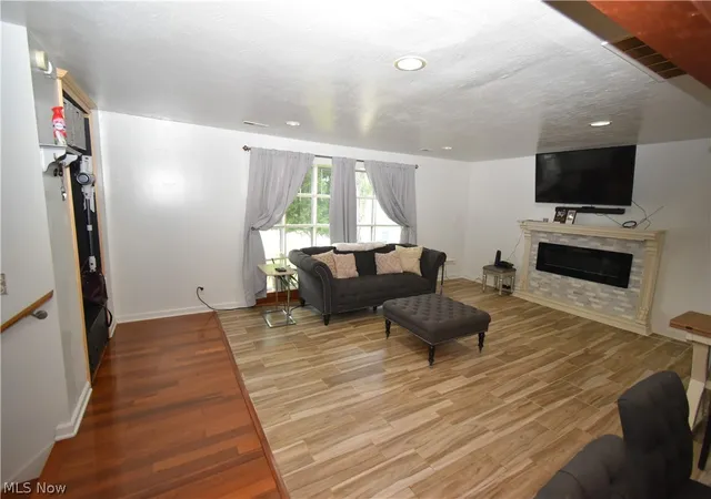 Photo 4 of Single family home for sale at 29663 Sutton Dr, North Olmsted, OH 44070 | MLS# 5234371 | Listing updated on 2026-09-15