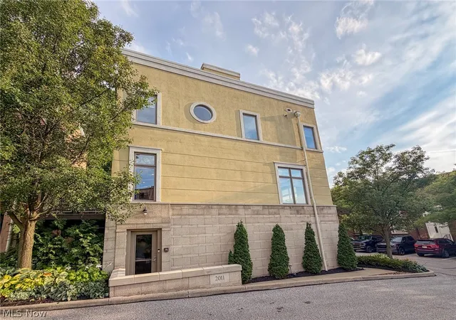 Photo 2 of Townhouse for sale at 2011 Villa Carabelli Dr, Cleveland, OH 44106 | MLS# 5233740 | Listing updated on 2026-08-08