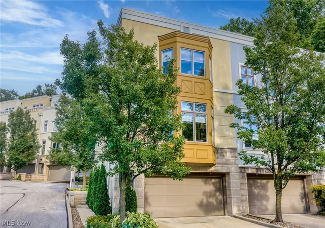 Photo 4 of Townhouse for sale at 2011 Villa Carabelli Dr, Cleveland, OH 44106 | MLS# 5233740 | Listing updated on 2026-08-08