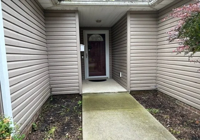 Photo 2 of Single family home for sale at 1794 Wakefield Dr, Akron, OH 44320 | MLS# 5234387 | Listing updated on 2026-08-11
