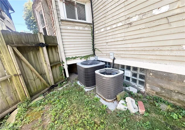 Listing Photo 5 - Condo for sale in building located at 3174 W 14th St, Cleveland, OH 44109