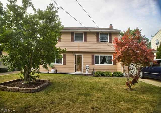 Single family home for sale at 14065 Heatherwood Dr, Brook Park, OH 44142 | MLS# 5234345