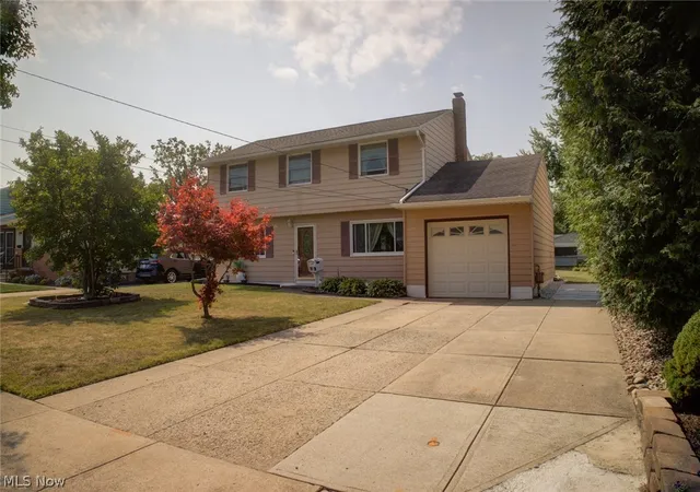 Photo 2 of Single family home for sale at 14065 Heatherwood Dr, Brook Park, OH 44142 | MLS# 5234345 | Listing updated on 2026-09-30