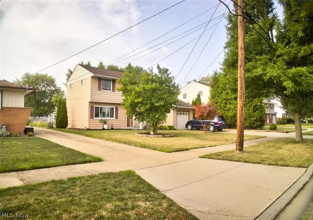 Photo 3 of Single family home for sale at 14065 Heatherwood Dr, Brook Park, OH 44142 | MLS# 5234345 | Listing updated on 2026-09-30