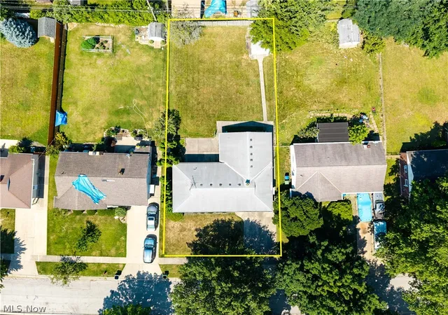 Photo 3 of Single family home for sale at 9298 Newkirk Dr, Cleveland, OH 44130 | MLS# 5234666 | Listing updated on 2026-08-25