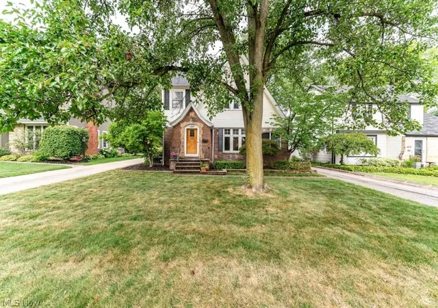 Photo 2 of Sale Pending at 1632 Oakmount Rd, Cleveland, OH 44121 | MLS# 5231538 | Listing updated on 2026-08-28