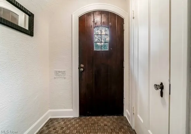 Photo 3 of Sale Pending at 1632 Oakmount Rd, Cleveland, OH 44121 | MLS# 5231538 | Listing updated on 2026-08-28