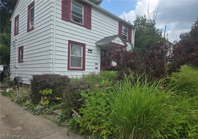 Photo 2 of Single family home for sale at 17425 Glendale Ave, Cleveland, OH 44128 | MLS# 5234973 | Listing updated on 2026-08-08