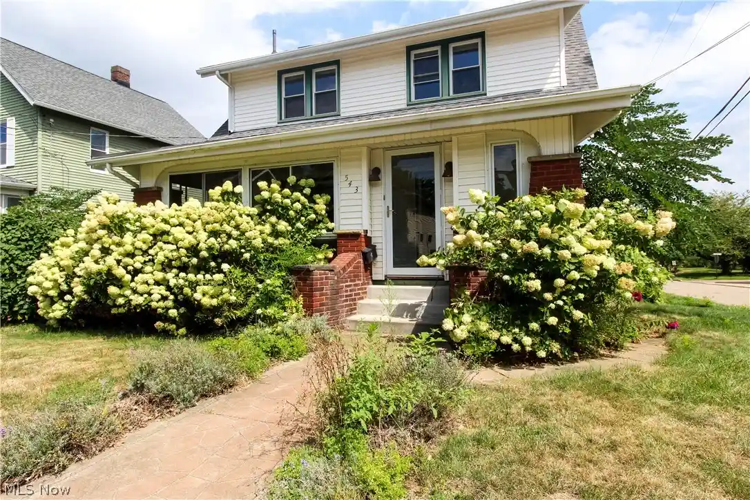 Photo 1 of Single family home for sale at 543 W Maple St, North Canton, OH 44720 | MLS# 5234230 | Listing updated on 2026-10-25
