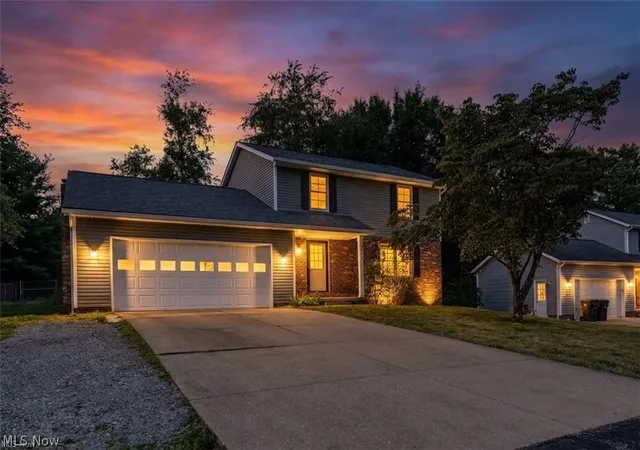 Photo 2 of Single family home for sale at 203 Albany Dr Nw, Canton, OH 44708 | MLS# 5234987 | Listing updated on 2026-10-06