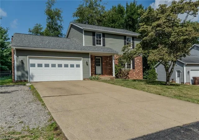Photo 3 of Single family home for sale at 203 Albany Dr Nw, Canton, OH 44708 | MLS# 5234987 | Listing updated on 2026-10-06