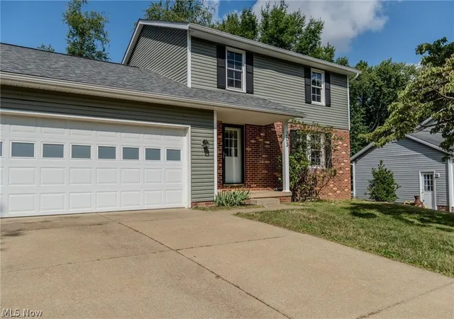 Photo 3 of Single family home for sale at 203 Albany Dr NW, Canton, OH 44708 | MLS# 5234987 | Listing updated on 2026-10-06