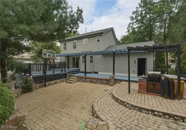 Photo 2 of Single family home for sale at 1970 Cherrywood Ln, Akron, OH 44312 | MLS# 5234989 | Listing updated on 2026-08-28