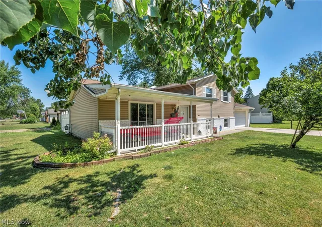 Photo 3 of Single family home for sale at 4425 Queen Anne Ave, Lorain, OH 44052 | MLS# 5233295 | Listing updated on 2026-08-28