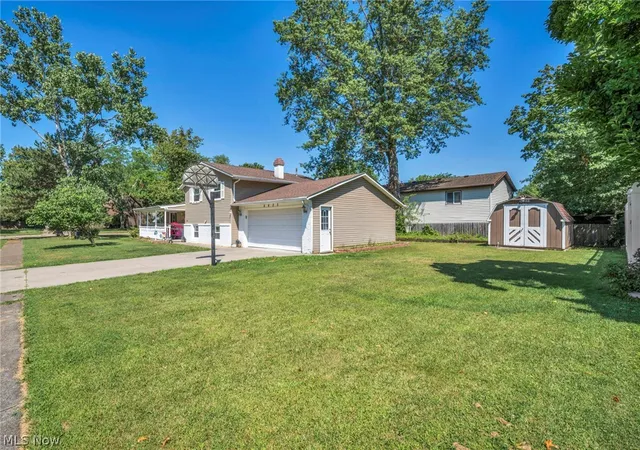 Photo 3 of Single family home for sale at 4425 Queen Anne Ave, Lorain, OH 44052 | MLS# 5233295 | Listing updated on 2026-08-28