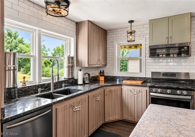 Photo 4 of Single family home for sale at 7104 Chatham Rd, Medina, OH 44256 | MLS# 5233732 | Listing updated on 2026-10-11