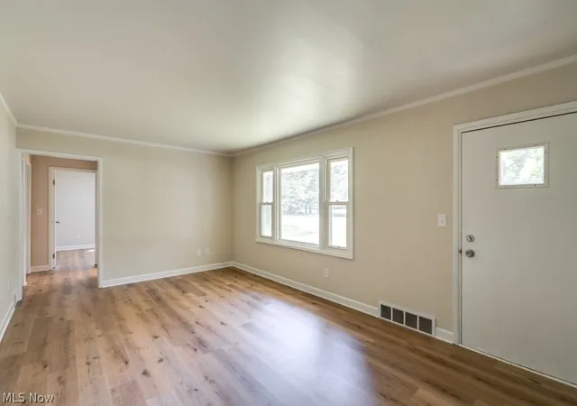 Photo 4 of Single family home for sale at 5567 Valley Ln, Solon, OH 44139 | MLS# 5231775 | Listing updated on 2026-08-13