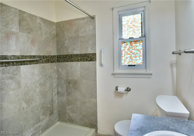 Photo 2 of Sale Pending at 1384 Meadowbrook Ave Se, Warren, OH 44484 | MLS# 5234917 | Listing updated on 2026-09-01